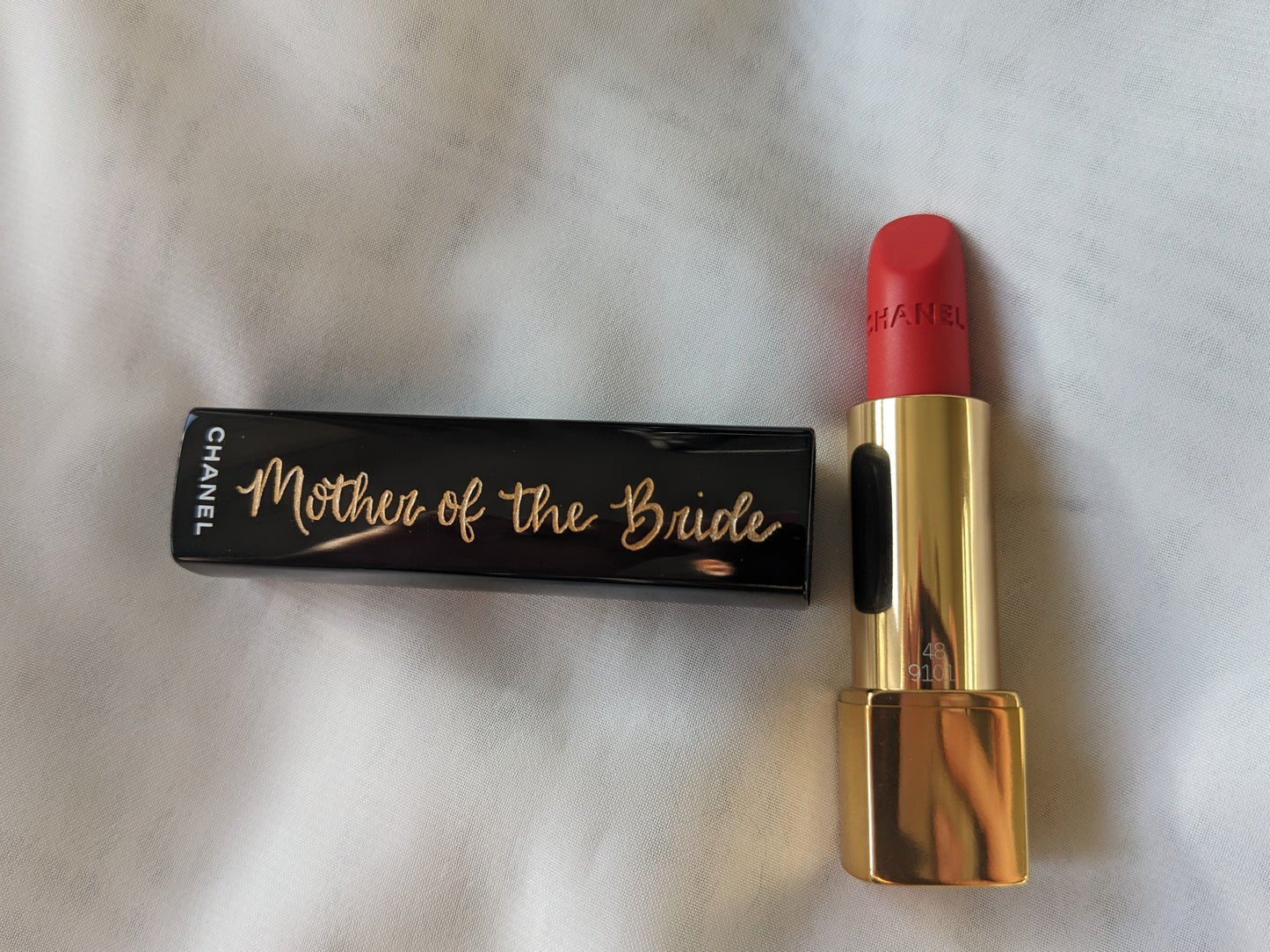 Lipstick engraving