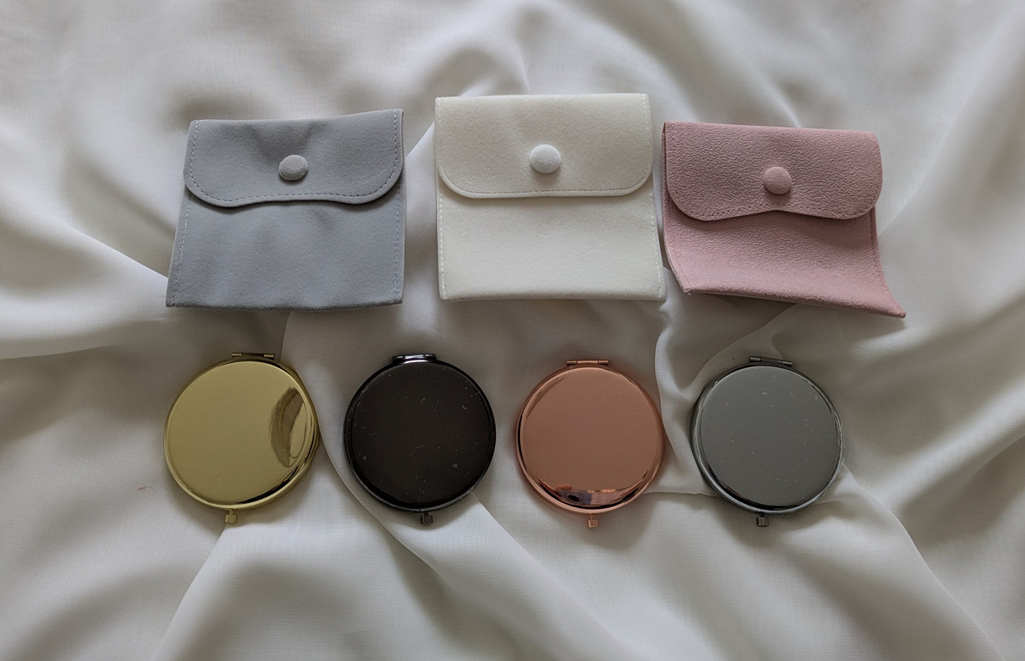 Engraved compact mirror